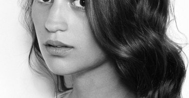 OFICIAL: Estúdio define atriz que interpretará Lara Croft nos cinemas