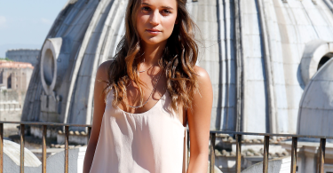 OFICIAL: Estúdio define atriz que interpretará Lara Croft nos cinemas