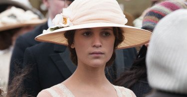 OFICIAL: Estúdio define atriz que interpretará Lara Croft nos cinemas